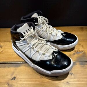 Nike Air Jordan Max Aura Size 10 Black White Basketball Shoes Sneakers unisex